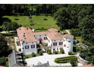 13 bedroom Castle For Sale: 81000 TARN