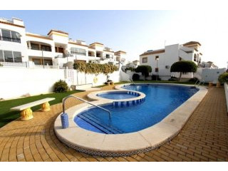2 bedroom, 1 bathroom Apartment, Entre..