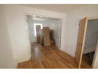 4 Bed Flat/Apartment To Let in London