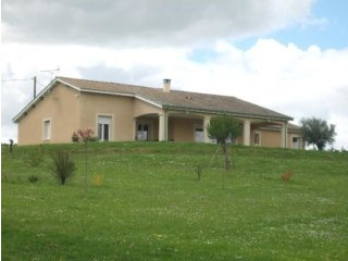 Bungalow Close To Eymet, Set On 1.9..