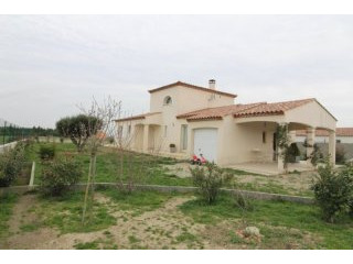 Well Renovated Villa With Garden..