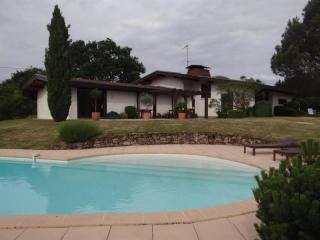 4 bedroom Villa For Sale: 69510 THURINS