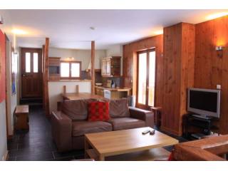 Superb 4 bedroom apartment, 5 minute..