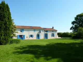 Stone House With Land Gite And Pool