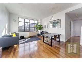 3 bedroom Apartment For Sale: 80..