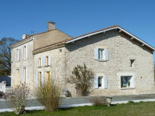 Pretty Stone House St Jean D Angely