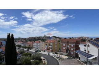 Istra, Vrsar - stan s prekrasnim pogledom na more i stari gr