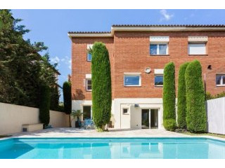 Magnificent house with private pool and..
