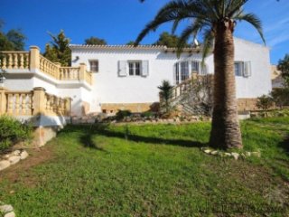 Reduced from 315,000 Euros! Located in a very quiete area..