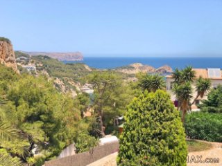 Beautiful 4 bedroom Villa in Javea for sale with sea views.