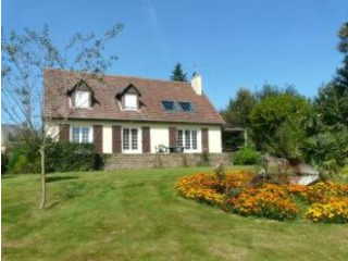 Beautiful House on Private Plot