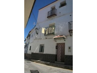 3 bedroom, 2 bathroom Townhouse, (build..