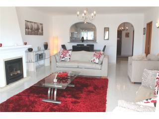 SUPERB TWO BEDROOM APARTMENT WITH SEA..