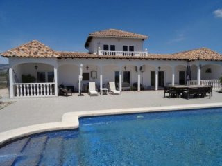 5 bedroom Villa in Pinoso (Ref. PV18003)