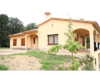 3 Bedrooms - Villa - Girona - For Sale