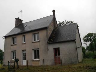 Village House, Habitable with Garden