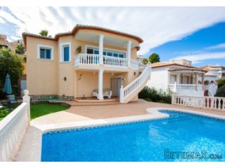 Villa with sea views and swimming pool for sale in Orba...