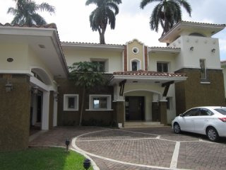 Spectacular Villa Tucan Country..