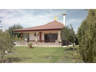 Villa - A holiday home located just a..