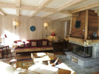 Superb 4 bedroom ski in and out..