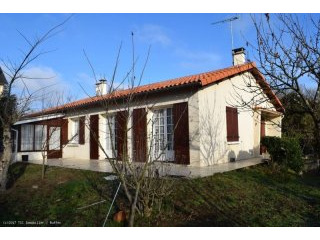 1983 2 Bedroom Bungalow In Ruffec Town..