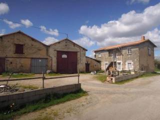 5 bedroom House For Sale: 86470 BENASSAY
