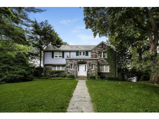 5 bedroom House For Sale: 31 Evergreen..