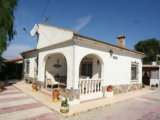 UM2329 - Busot - Villa €205,000