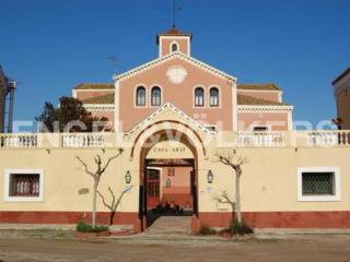 Catalogued agricultural villa