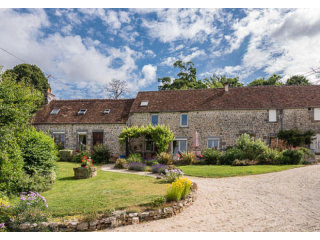 3 Bedroom Farm House For Sale