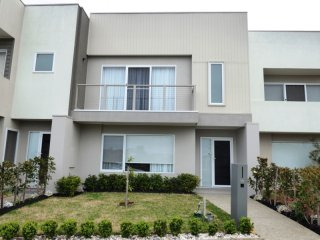 Executive Style Living - Opposite..