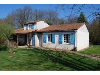 Modern property with good-sized garden