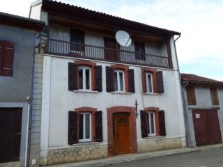 3 Bedroomed Village House With Parking..