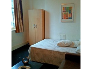 Large And Bright Double Bedroom Near..