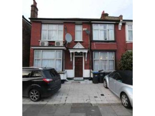 3 bedroom, Flat house for sale