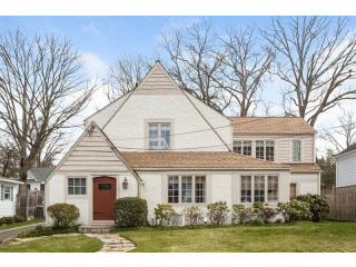 4 bedroom House For Sale: 17 Oval..