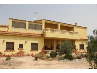 Just Reduced - 6bed 2 bath walking..