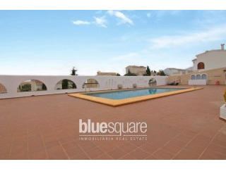 Bungalow with amazing sea views on a..