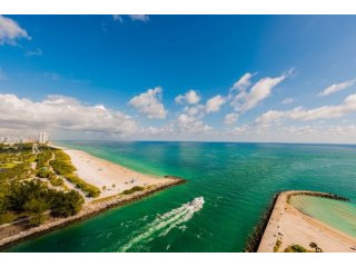 3 bedroom Flat For Sale: 10295 Collins..
