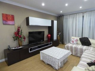 3 bed house in South District
