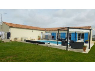 Bungalow With Swimming Pool, Garage And..