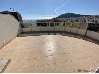 Precioso ático dúplex de 120m2 con vistas al mar y Junto a..