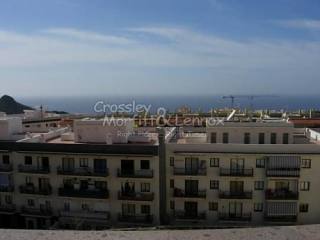3 bedroom Apartment property for sale..