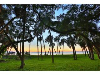 Land For Sale: 2115 Alameda Ave..