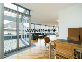 Spacious penthouse in excellent inner..