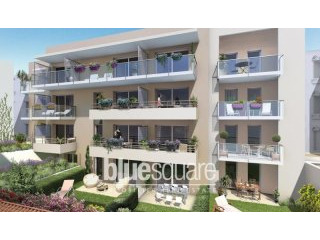 New studio apartment on ground level -..
