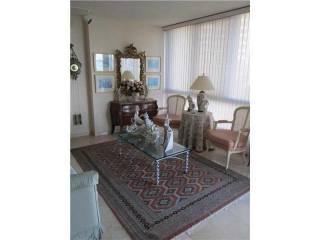3 bedroom Flat For Sale: Miami 33131