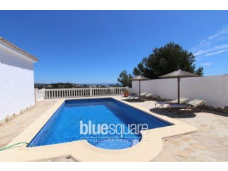 Beautiful traditional 4 bedroom villa..