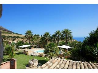 6 bedroom Cottage For Sale:..