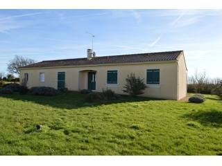 Large bungalow close Ruffec with garden..